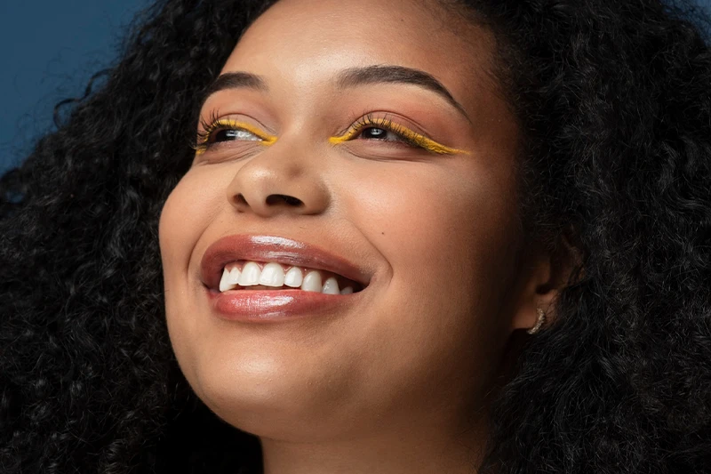 Transforme Seu Sorriso com Facetas em Resina